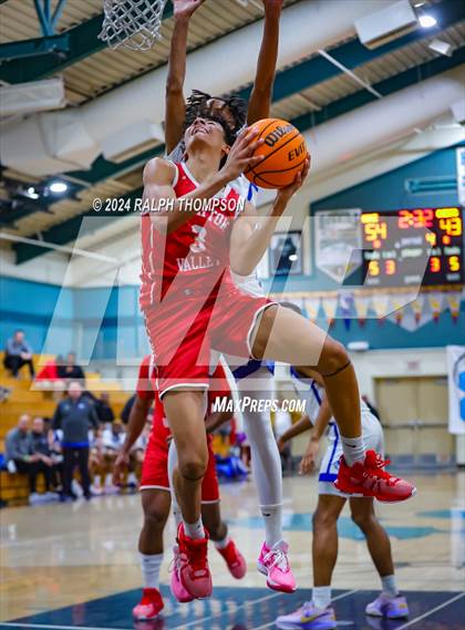 Thumbnail 3 in Capital Christian vs. Clayton Valley Charter (The Block Party Showcase at Sheldon) photogallery.