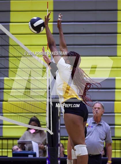 Thumbnail 1 in Newman Smith @ Crandall (Crandall Tournament) photogallery.