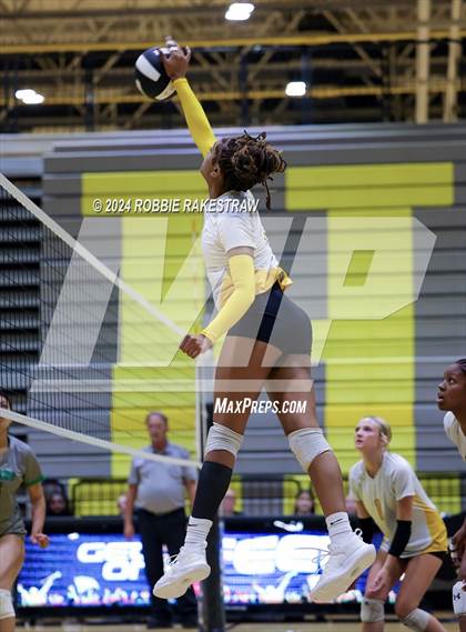 Thumbnail 3 in Newman Smith @ Crandall (Crandall Tournament) photogallery.