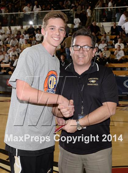 Thumbnail 1 in Oak Park vs. St. Francis (CIF SS DIIIA Final) photogallery.