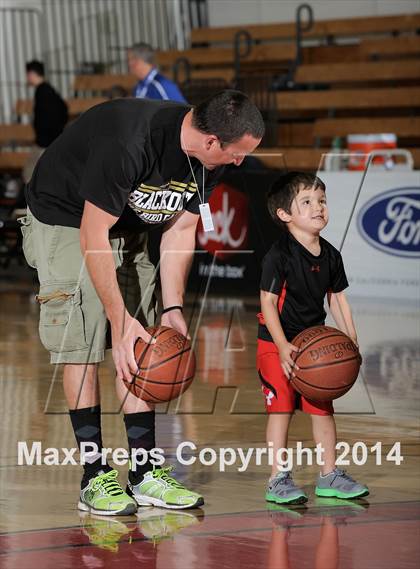 Thumbnail 3 in Oak Park vs. St. Francis (CIF SS DIIIA Final) photogallery.