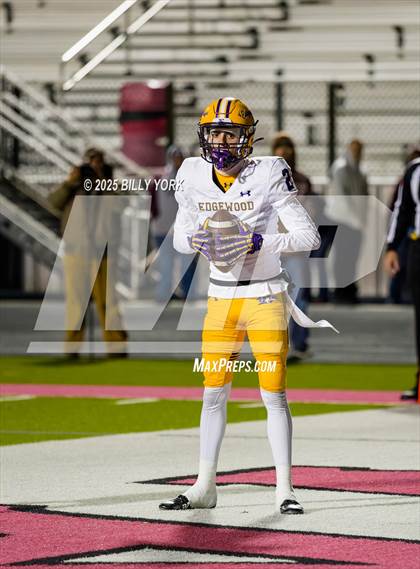 Thumbnail 3 in Edgewood vs Arp (UIL 3A D2 Football Regional) photogallery.