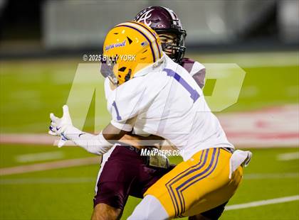 Thumbnail 1 in Edgewood vs Arp (UIL 3A D2 Football Regional) photogallery.