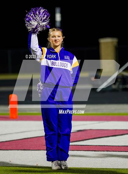 Thumbnail 3 in Edgewood vs Arp (UIL 3A D2 Football Regional) photogallery.