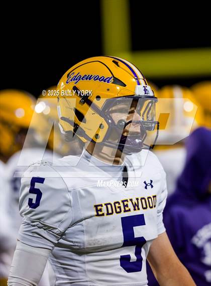 Thumbnail 3 in Edgewood vs Arp (UIL 3A D2 Football Regional) photogallery.