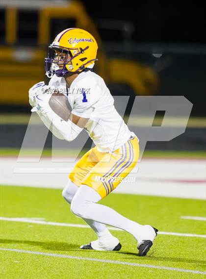 Thumbnail 2 in Edgewood vs Arp (UIL 3A D2 Football Regional) photogallery.