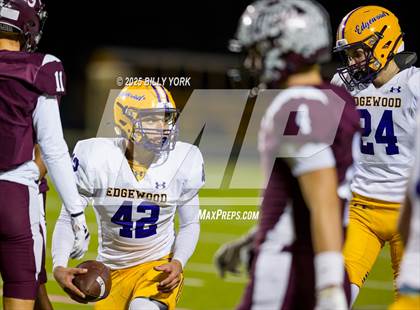 Thumbnail 3 in Edgewood vs Arp (UIL 3A D2 Football Regional) photogallery.