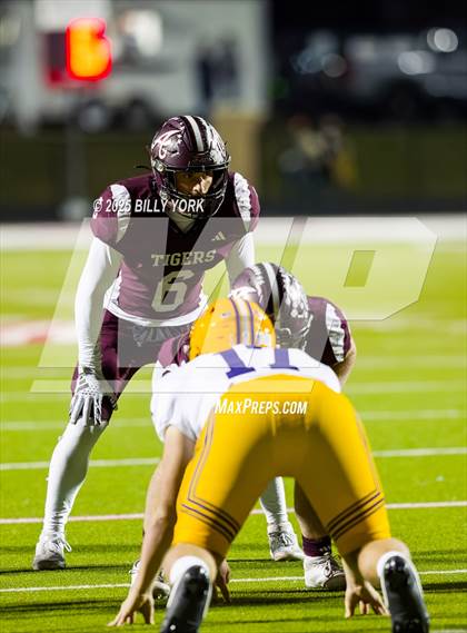 Thumbnail 2 in Edgewood vs Arp (UIL 3A D2 Football Regional) photogallery.