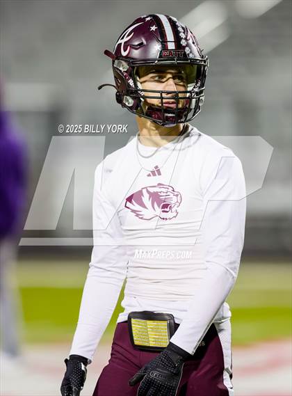 Thumbnail 2 in Edgewood vs Arp (UIL 3A D2 Football Regional) photogallery.