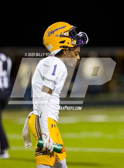 Thumbnail 2 in Edgewood vs Arp (UIL 3A D2 Football Regional) photogallery.