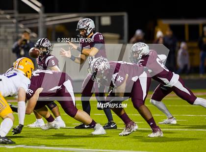 Thumbnail 3 in Edgewood vs Arp (UIL 3A D2 Football Regional) photogallery.