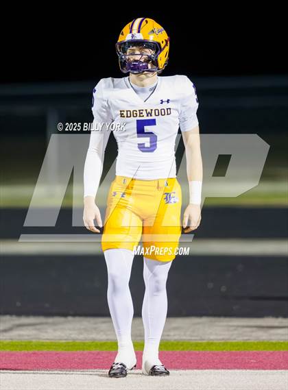 Thumbnail 2 in Edgewood vs Arp (UIL 3A D2 Football Regional) photogallery.
