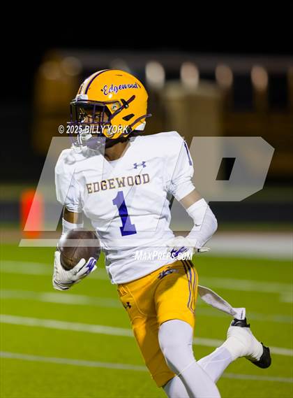 Thumbnail 3 in Edgewood vs Arp (UIL 3A D2 Football Regional) photogallery.