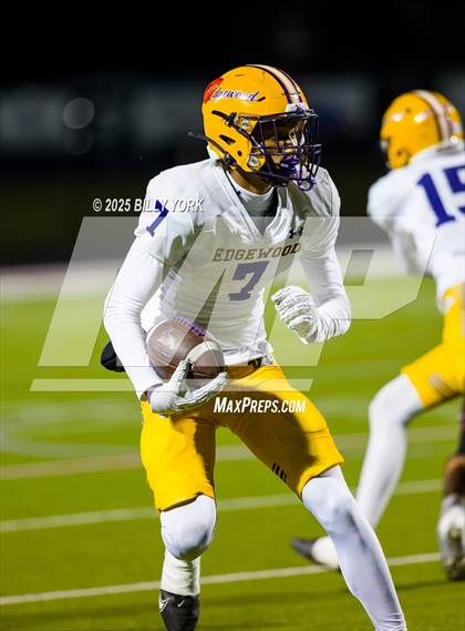 Thumbnail 3 in Edgewood vs Arp (UIL 3A D2 Football Regional) photogallery.