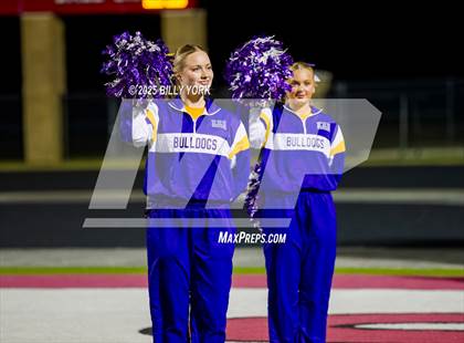 Thumbnail 2 in Edgewood vs Arp (UIL 3A D2 Football Regional) photogallery.