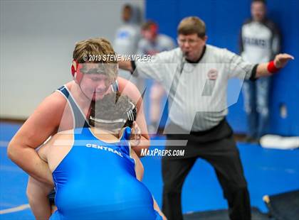 Thumbnail 3 in Bussey Dickerson Invitational photogallery.