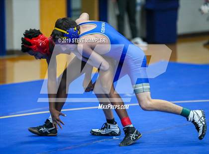 Thumbnail 2 in Bussey Dickerson Invitational photogallery.