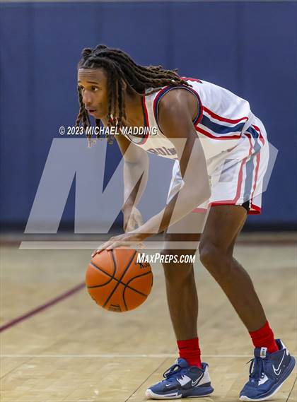 Thumbnail 3 in Goose Creek Memorial @ Hardin-Jefferson photogallery.