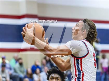 Thumbnail 2 in Goose Creek Memorial @ Hardin-Jefferson photogallery.
