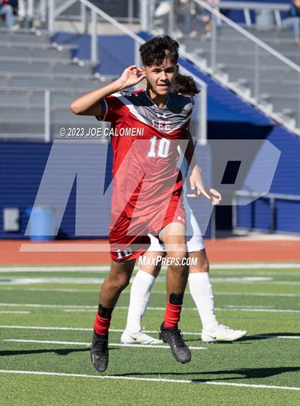 Thumbnail 2 in Lee vs Flour Bluff (Alamo Heights Invitational) photogallery.