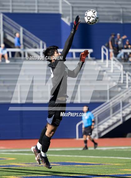 Thumbnail 3 in Lee vs Flour Bluff (Alamo Heights Invitational) photogallery.