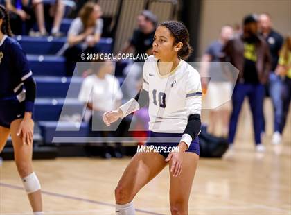 Thumbnail 2 in St. Pius X Catholic vs. Greenbrier (GHSA 5A Championship) photogallery.