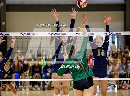Thumbnail 2 in St. Pius X Catholic vs. Greenbrier (GHSA 5A Championship) photogallery.