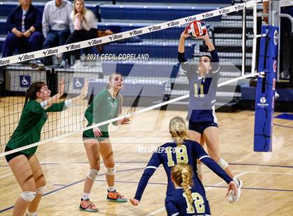 Thumbnail 2 in St. Pius X Catholic vs. Greenbrier (GHSA 5A Championship) photogallery.