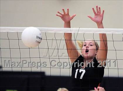 Thumbnail 3 in Redondo Union vs. Santa Ynez (Archbishop Mitty Invitational Tournament) photogallery.