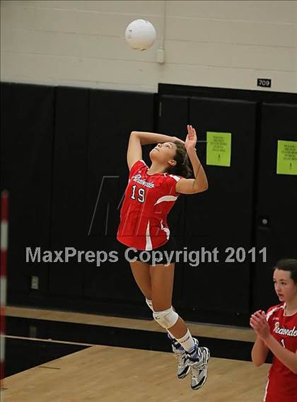 Thumbnail 3 in Redondo Union vs. Santa Ynez (Archbishop Mitty Invitational Tournament) photogallery.