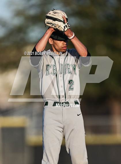 Thumbnail 2 in Reedley @ Clovis North photogallery.