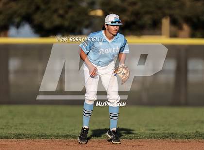 Thumbnail 1 in Reedley @ Clovis North photogallery.