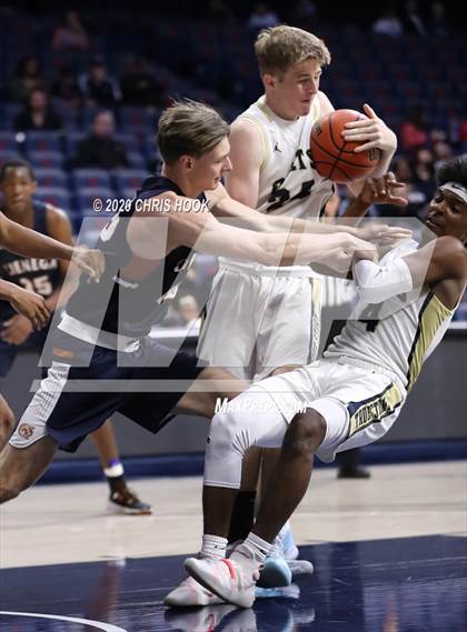 Thumbnail 2 in Cienega vs. Casteel (MLK Basketball Classic) photogallery.