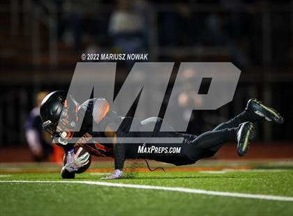 Thumbnail 2 in Saline vs  Belleville (MHSAA District Final) photogallery.