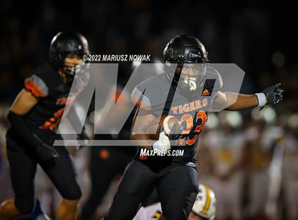 Thumbnail 2 in Saline vs  Belleville (MHSAA District Final) photogallery.