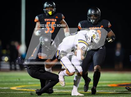 Thumbnail 2 in Saline vs  Belleville (MHSAA District Final) photogallery.