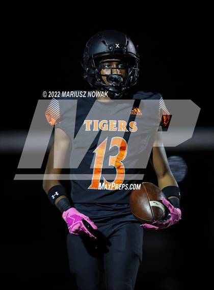 Thumbnail 1 in Saline vs  Belleville (MHSAA District Final) photogallery.