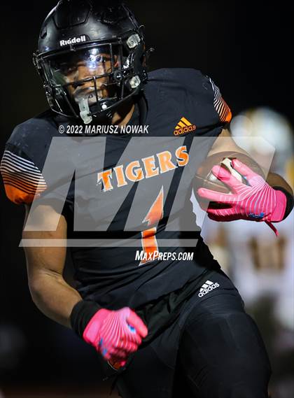 Thumbnail 1 in Saline vs  Belleville (MHSAA District Final) photogallery.