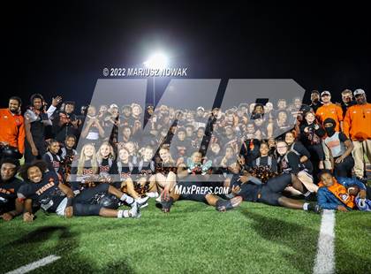 Thumbnail 3 in Saline vs  Belleville (MHSAA District Final) photogallery.