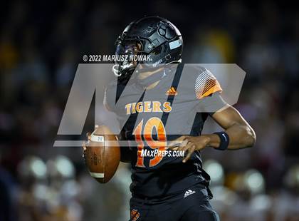 Thumbnail 2 in Saline vs  Belleville (MHSAA District Final) photogallery.