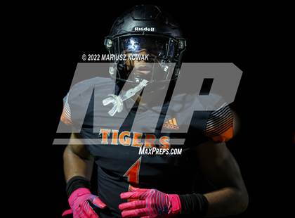 Thumbnail 2 in Saline vs  Belleville (MHSAA District Final) photogallery.