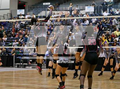 Thumbnail 1 in Assumption vs Sam Houston (LHSAA Division II Quarterfinal Playoff) photogallery.