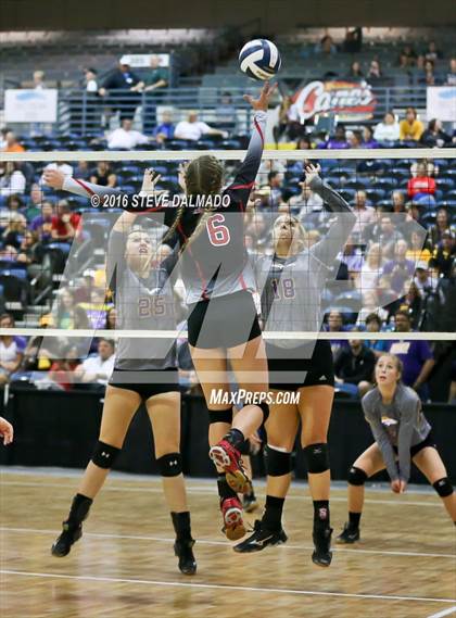 Thumbnail 1 in Assumption vs Sam Houston (LHSAA Division II Quarterfinal Playoff) photogallery.
