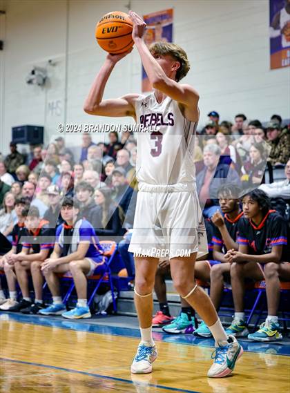 Thumbnail 3 in Chilton County vs Thorsby (Chilton County Tournament) photogallery.