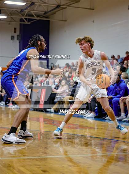 Thumbnail 2 in Chilton County vs Thorsby (Chilton County Tournament) photogallery.