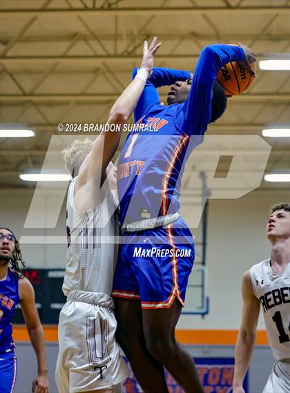 Thumbnail 2 in Chilton County vs Thorsby (Chilton County Tournament) photogallery.