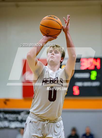Thumbnail 3 in Chilton County vs Thorsby (Chilton County Tournament) photogallery.