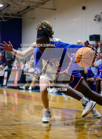 Thumbnail 2 in Chilton County vs Thorsby (Chilton County Tournament) photogallery.