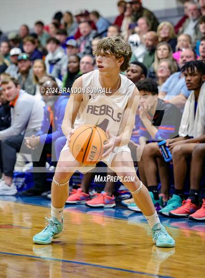 Thumbnail 2 in Chilton County vs Thorsby (Chilton County Tournament) photogallery.