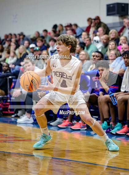 Thumbnail 3 in Chilton County vs Thorsby (Chilton County Tournament) photogallery.